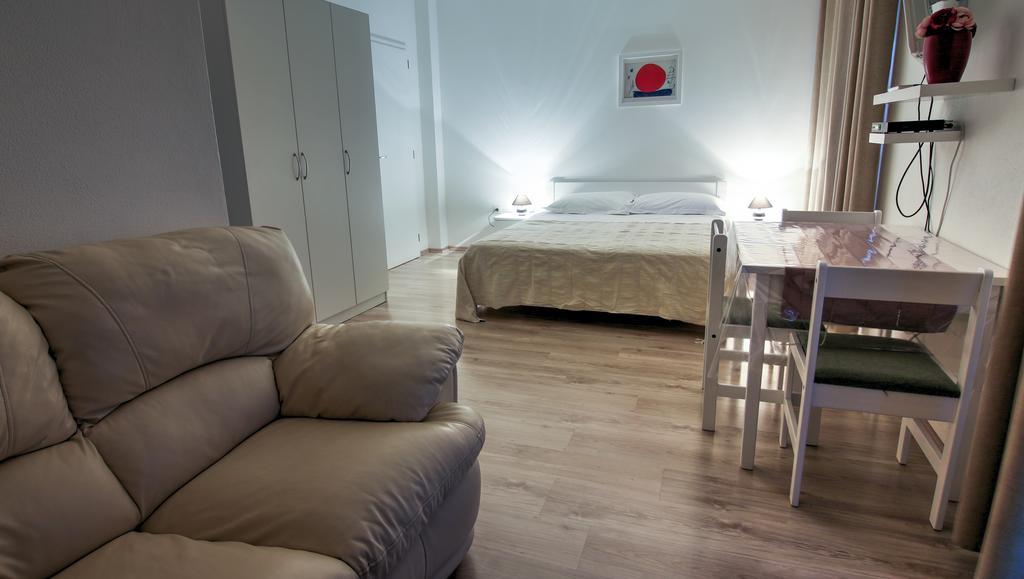 Apartments Tomas Сень Экстерьер фото