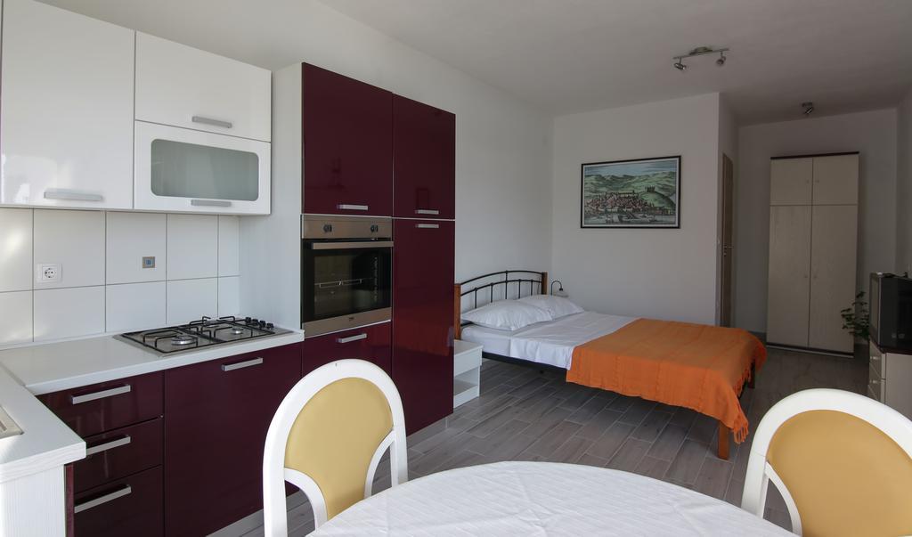 Apartments Tomas Сень Экстерьер фото